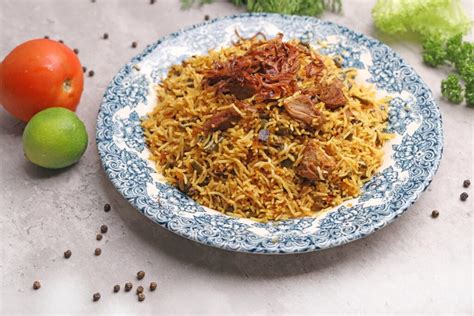  Biryani: Bir Hint Klasiklerinden Baharatlı Ve Lezzetli Bir Yolculuk!